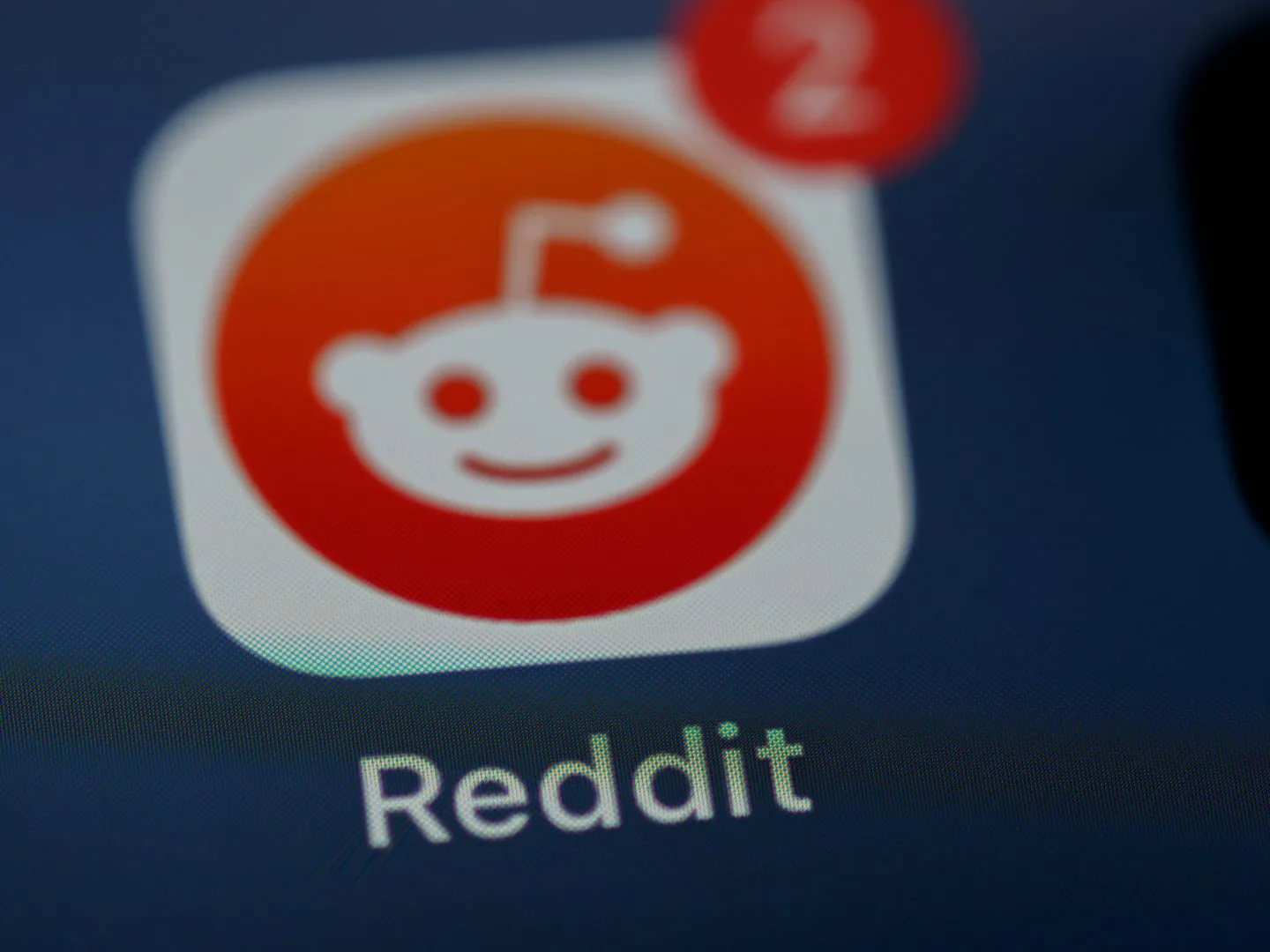 Reddit Takes Legal Aim at Anthropic Over AI Data Scraping